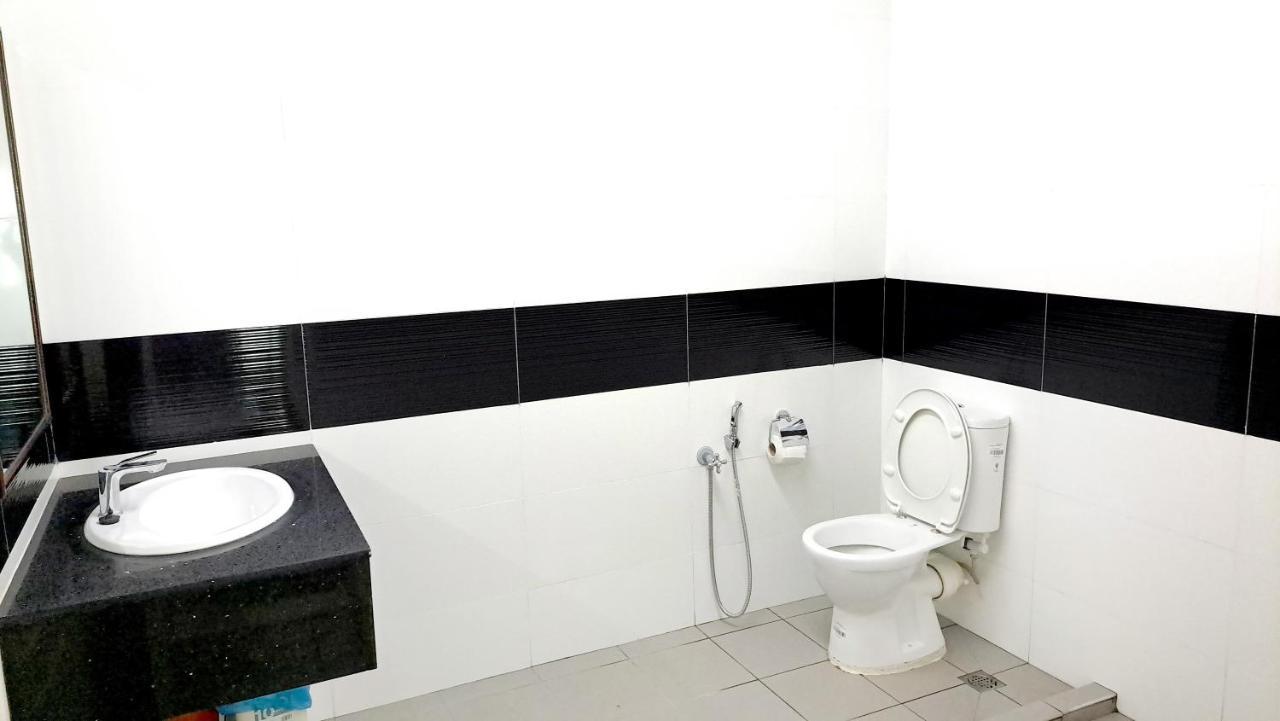 Mansion One Entire House 3 Queenbeds - Spacious Balcony Seaview George Town Buitenkant foto